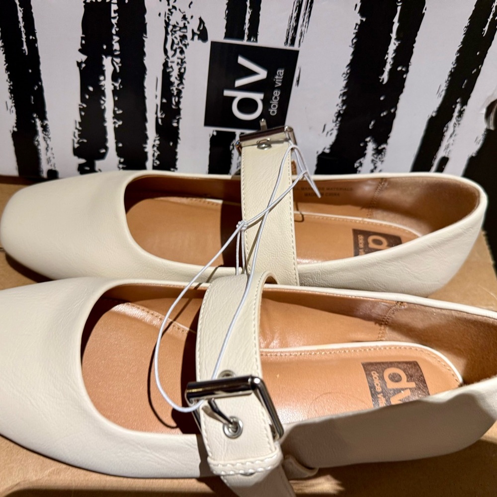 DV Dolce Vita Munich Mary Jane Flats | Ivory | Women’s Size 7 | New in Box - Picture 2 of 4